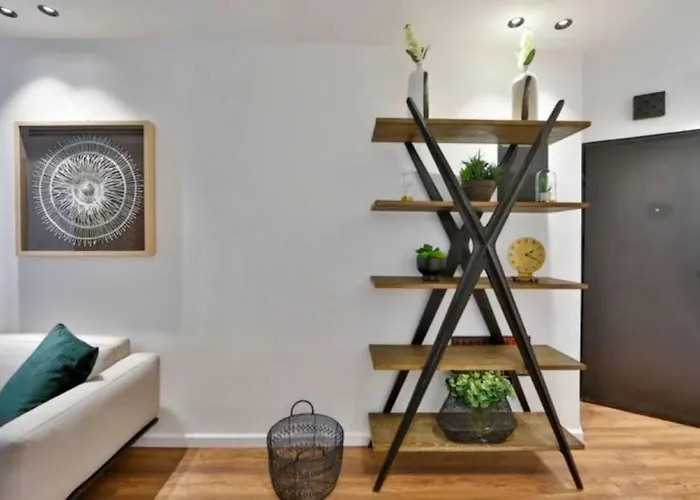 2Bedroom Suite 8 With Balcony And Shelter