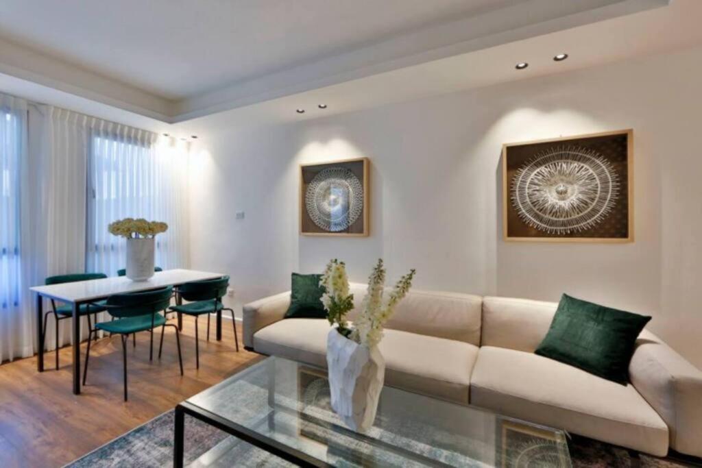 Apartment 2bedroom 8 With Balcony And Shelter Tel Aviv