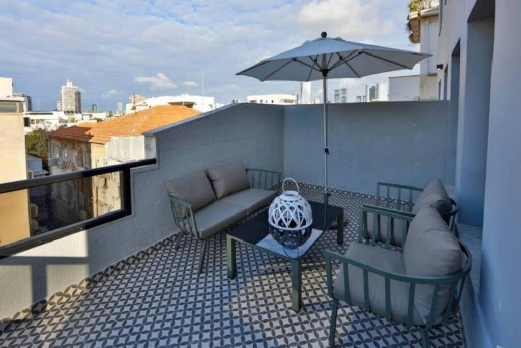 Apartment 2bedroom 8 With Balcony And Shelter